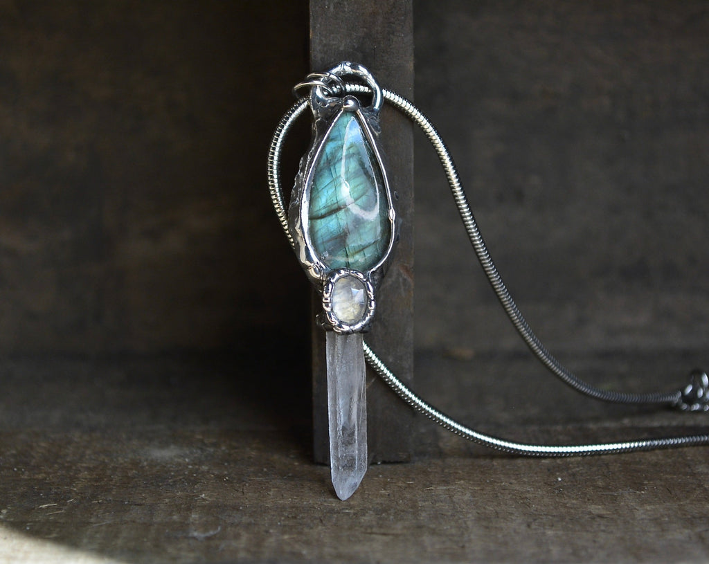 Labradorite quartz pendant, Labradorite popular quartz necklace, labradorite jewelry, quartz jewelry, labradorite pendant, quartz pendant, quartz