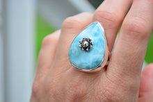 Larimar Daisy Ring // Size 6.75