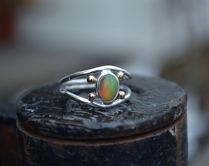 Four Points Opal Ring // Size 7.25-7.5