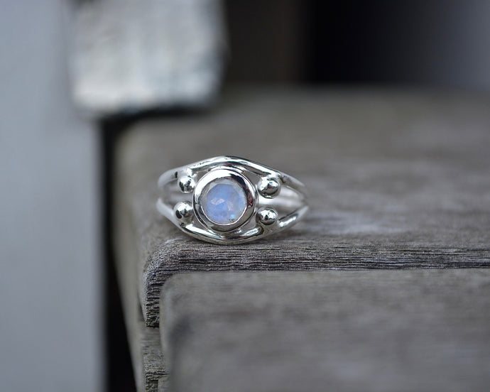 Moonstone Four Point Ring // Size 6.75