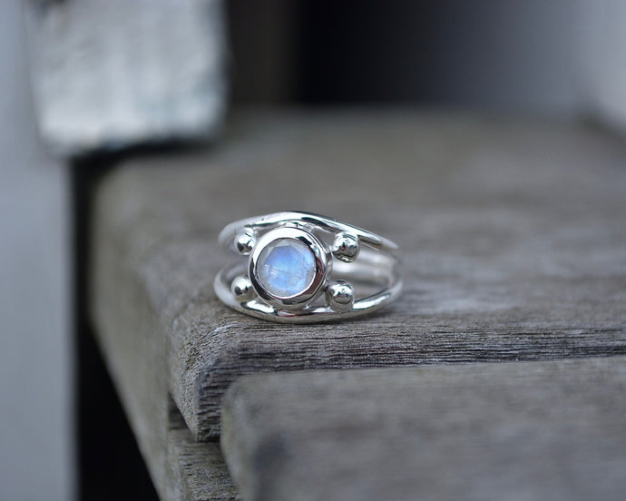 Moonstone Four Point Ring // Size 5.5